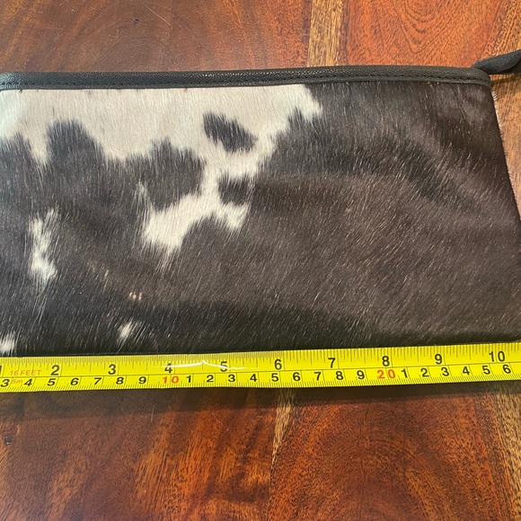 Medium sized clutch.  New with tags.  pd 40 asking 25 - Picture 7 of 9